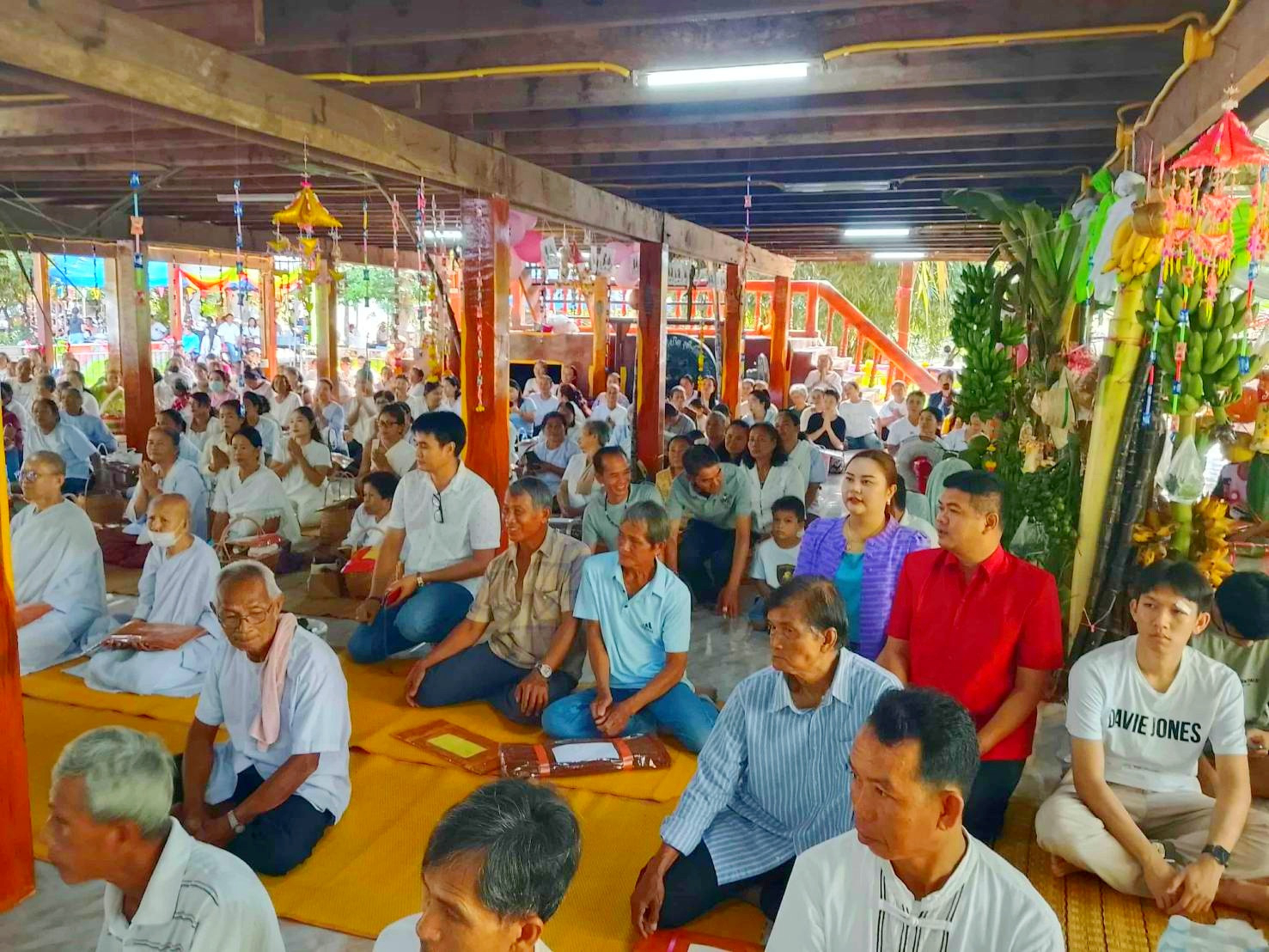 ภาพร่วมพิธีกรรมวัดบ้านหมากมาย