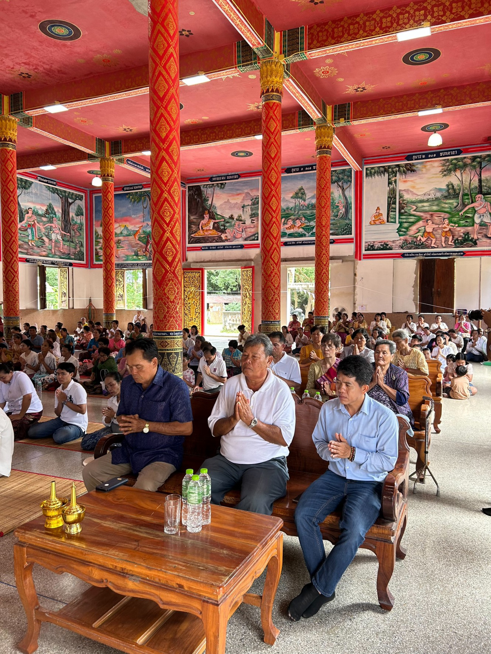 ภาพร่วมพิธีกรรมวัดธาตุทองหลาง