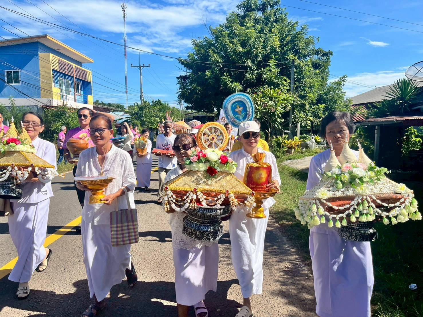 ภาพร่วมขบวนกฐินวัดโพธิ์สระปทุม
