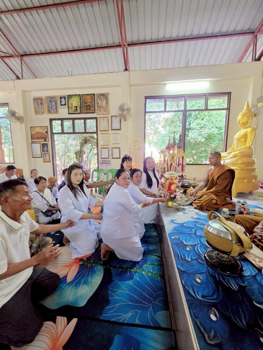 ภาพร่วมพิธีกรรมวัดป่าโคกสว่าง