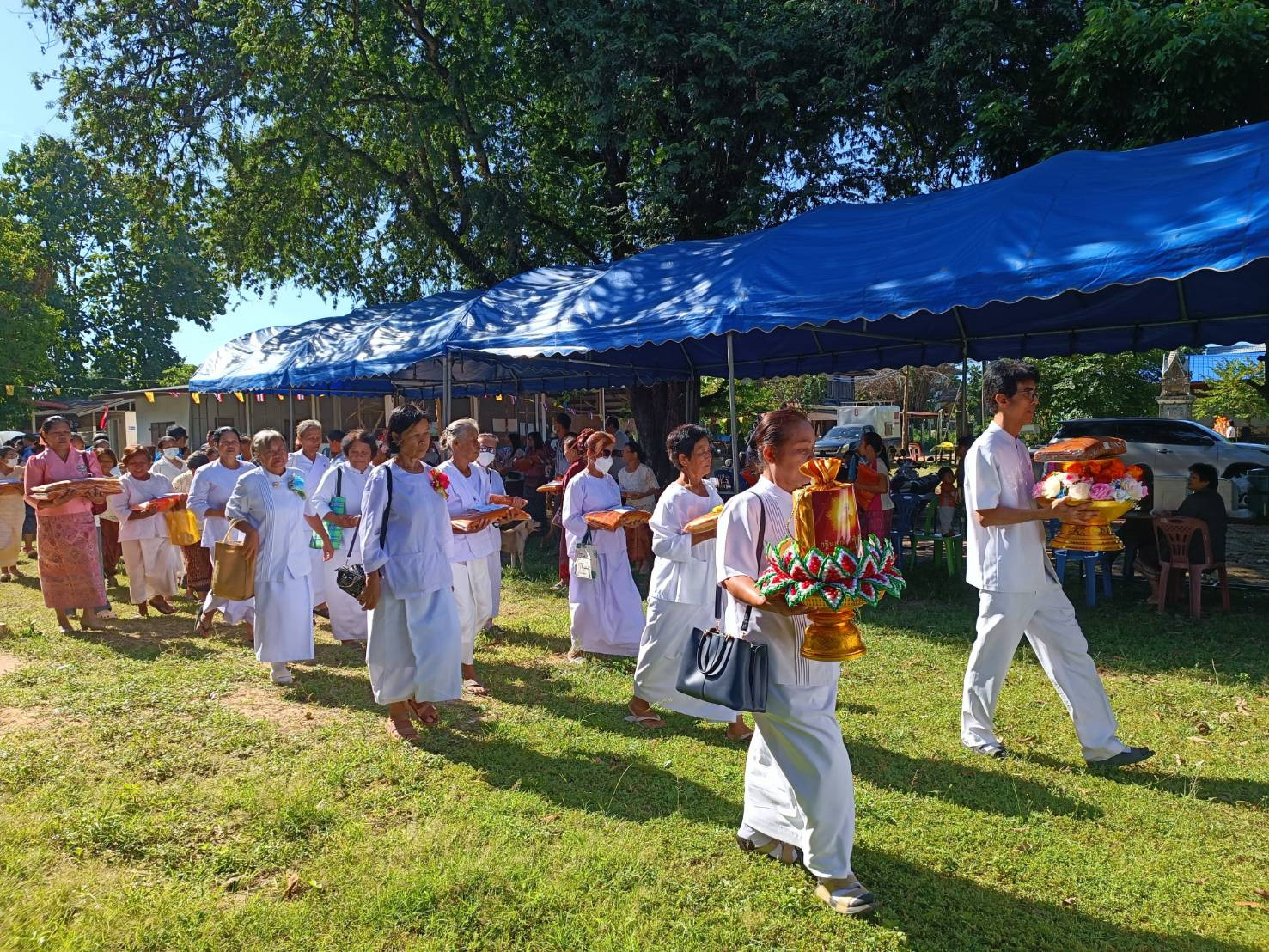 ภาพร่วมพิธีกรรมวัดน้ำคำแดงใต้