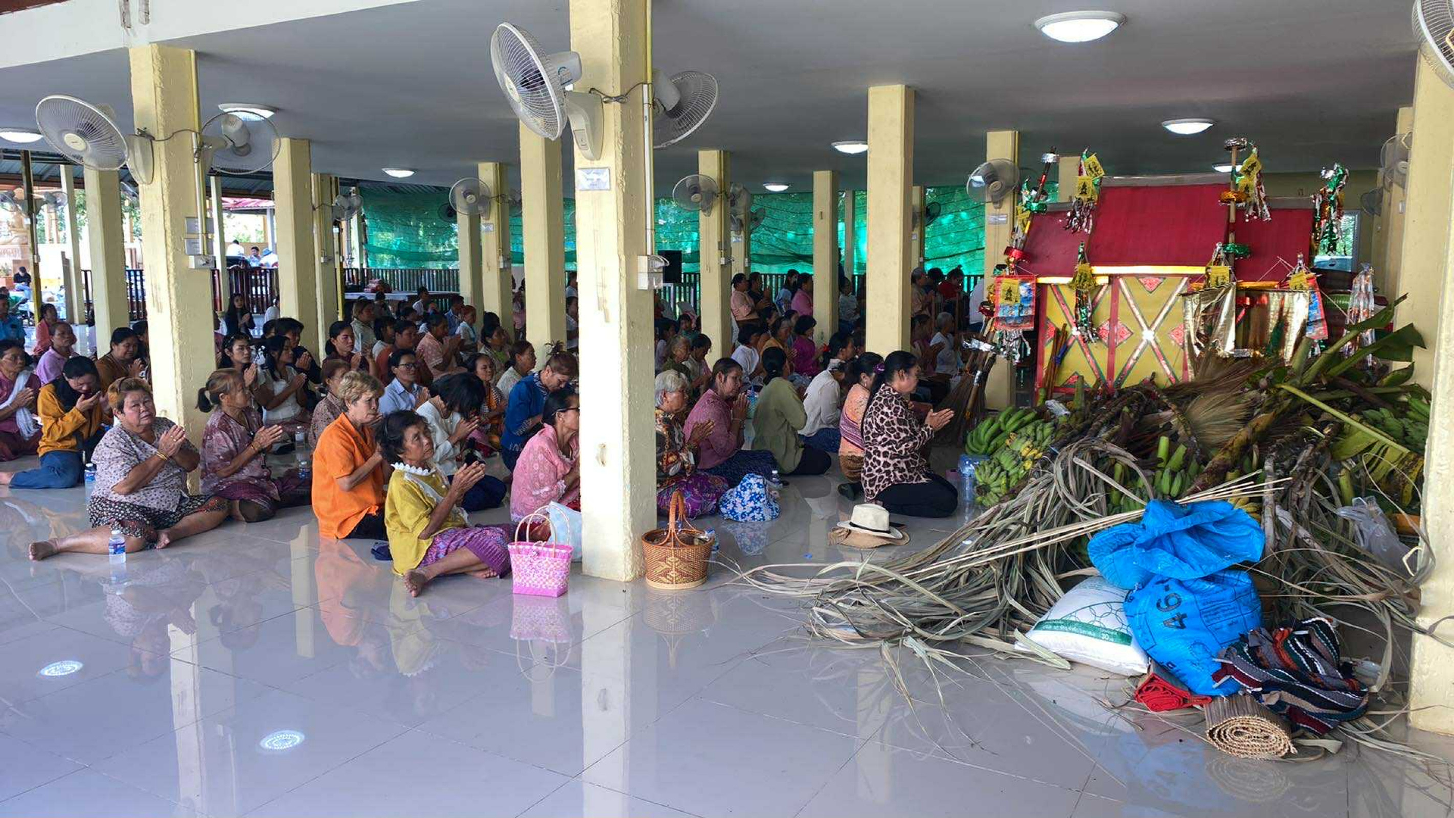 ภาพร่วมพิธีกรรมวัดน้ำเที่ยง