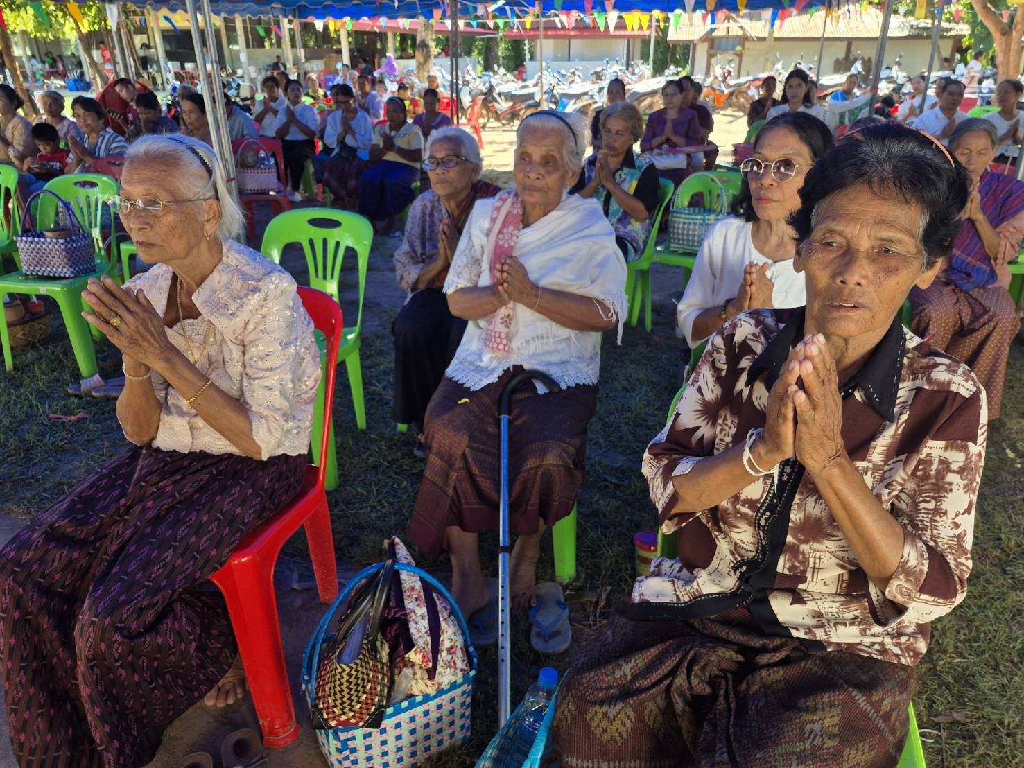 ภาพร่วมพิธีกรรมวัดทุ่งแก้วเจริญธรรม