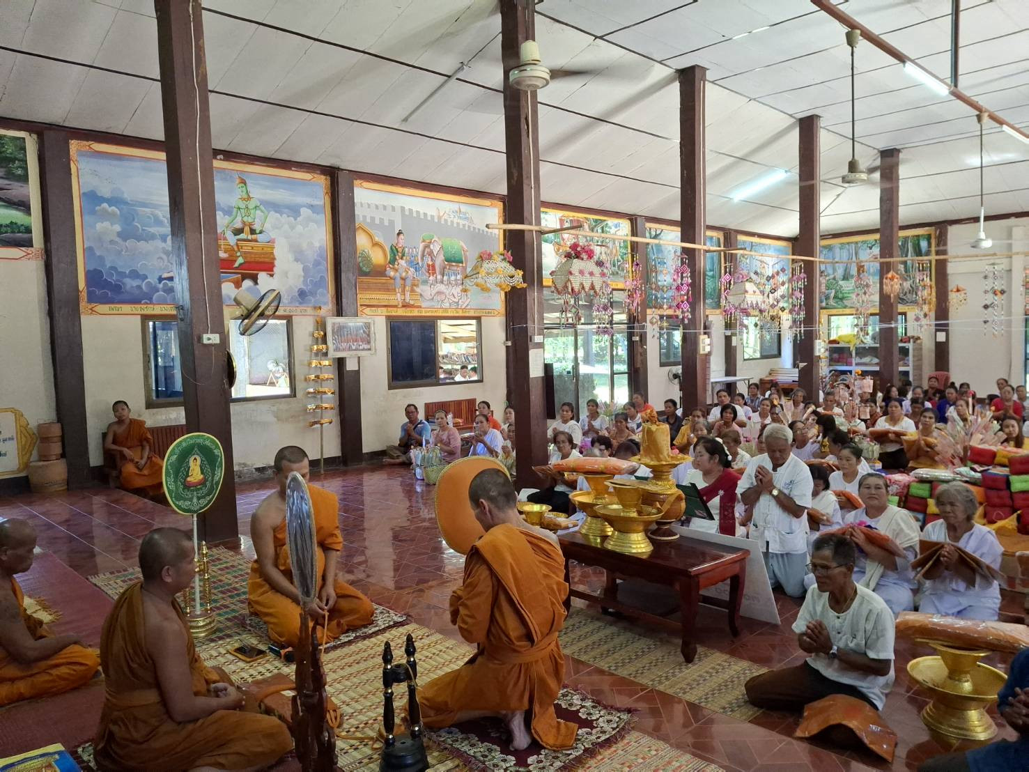 ภาพร่วมพิธีกรรมวัดคำกลาง