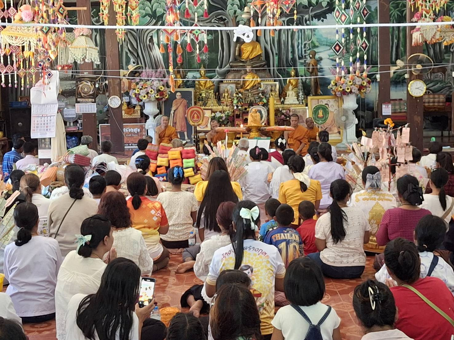 ภาพร่วมพิธีกรรมวัดคำกลาง