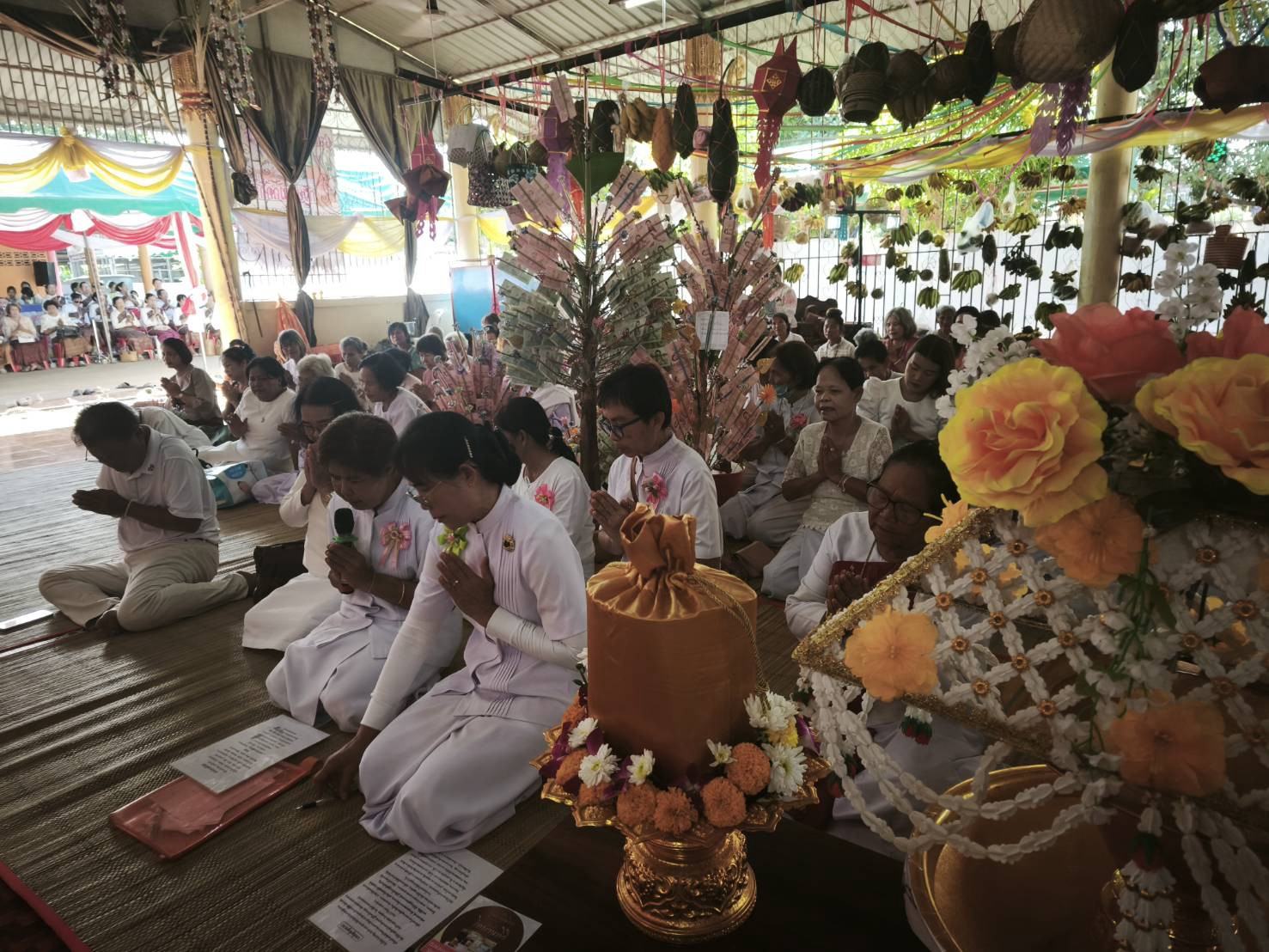 ภาพร่วมพิธีกรรมวัดโพนสูง