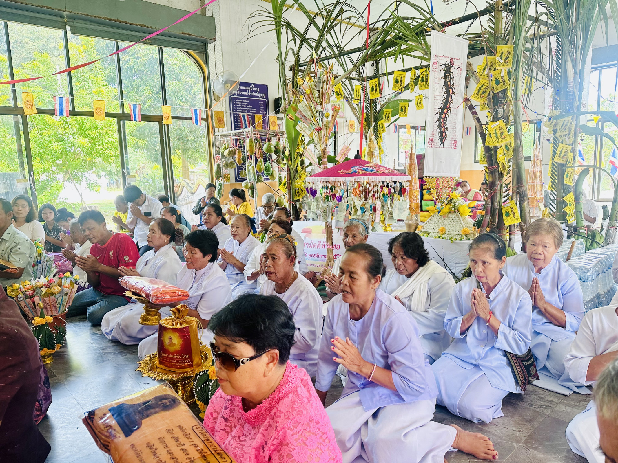 ภาพร่วมพิธีกรรมวัดทุ่งนาใน