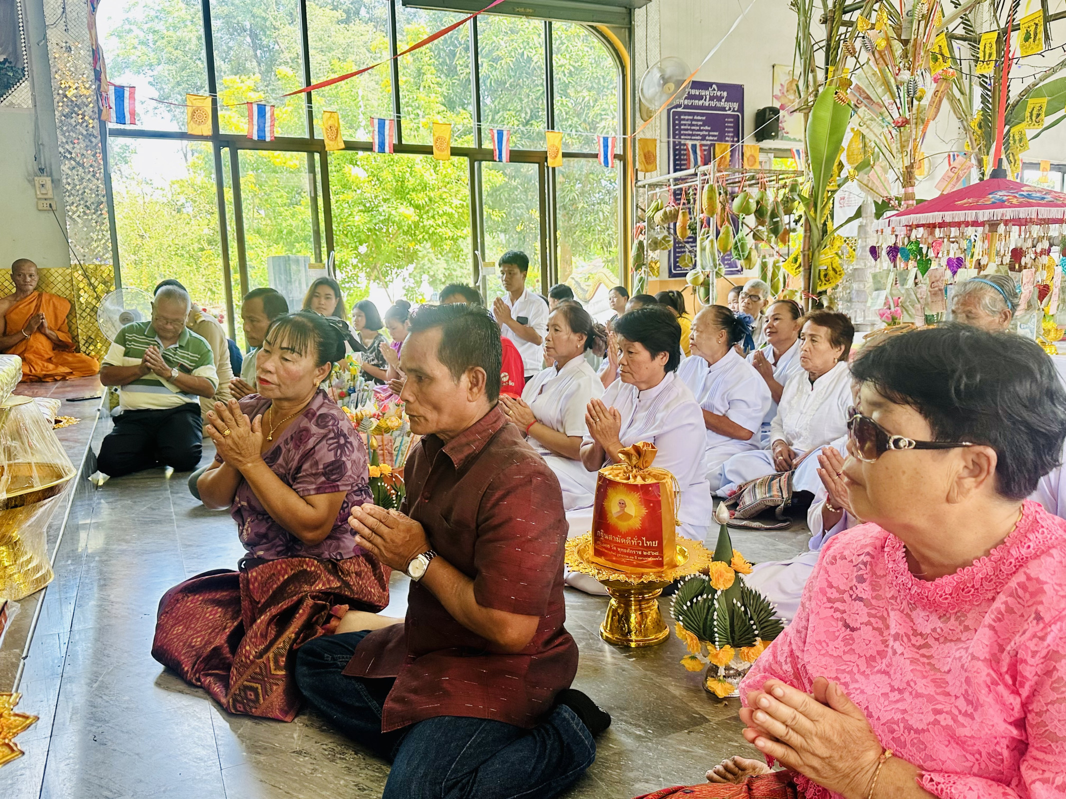 ภาพร่วมพิธีกรรมวัดทุ่งนาใน