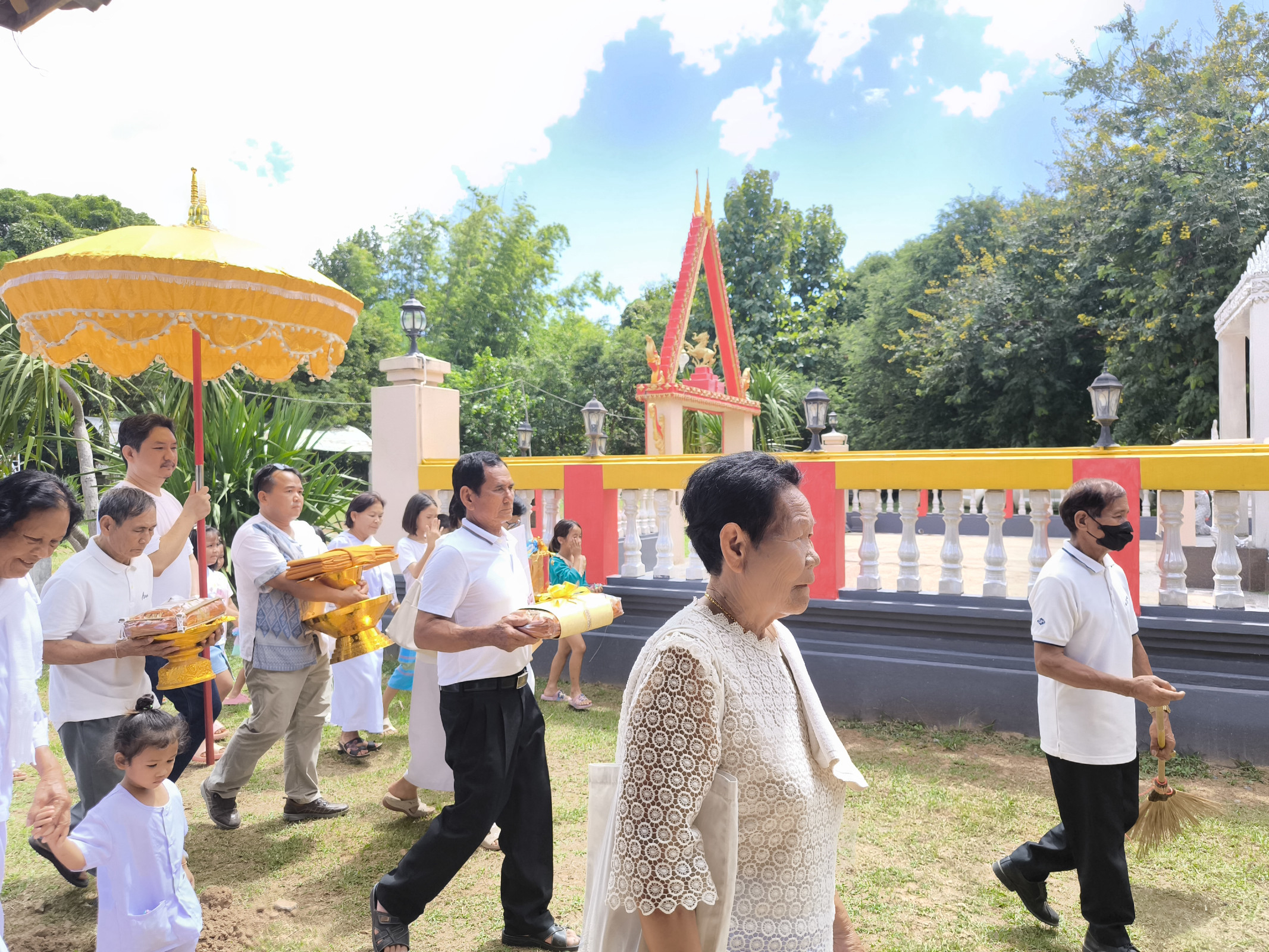 ภาพร่วมพิธีกรรมวัดโพธิ์ตาก