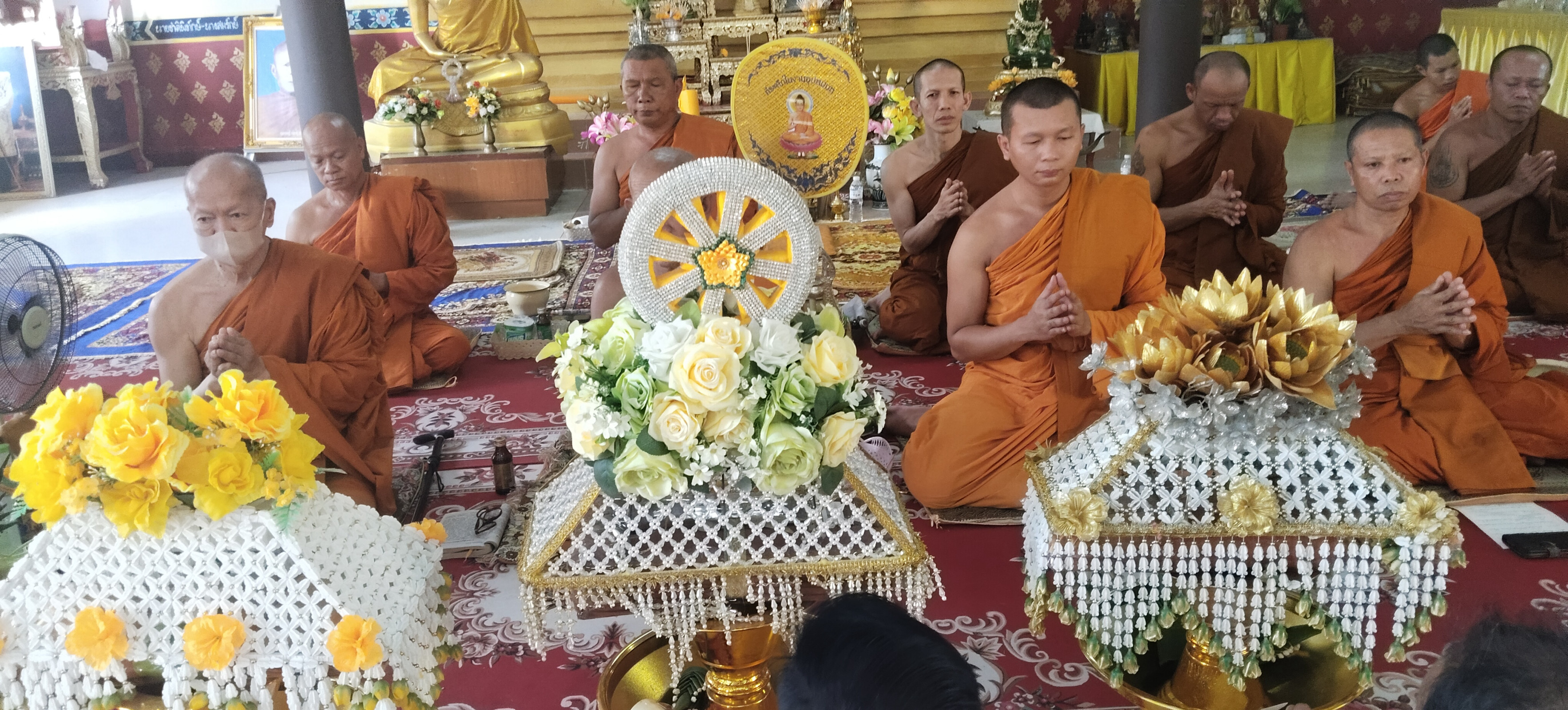 ภาพร่วมพิธีกรรมที่พักสงฆ์ภูหินค่าย