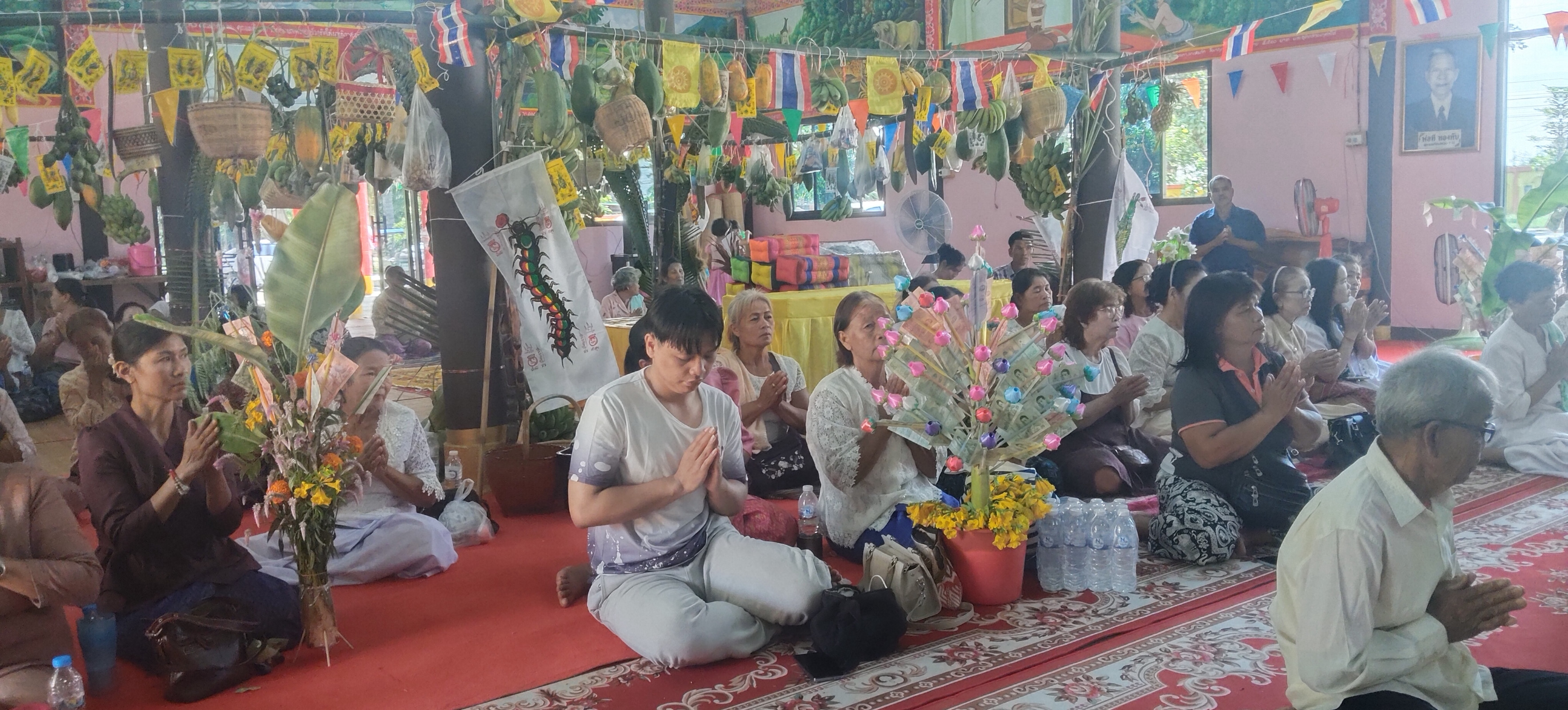 ภาพร่วมพิธีกรรมวัดนาทีทองเพชรเจริญ