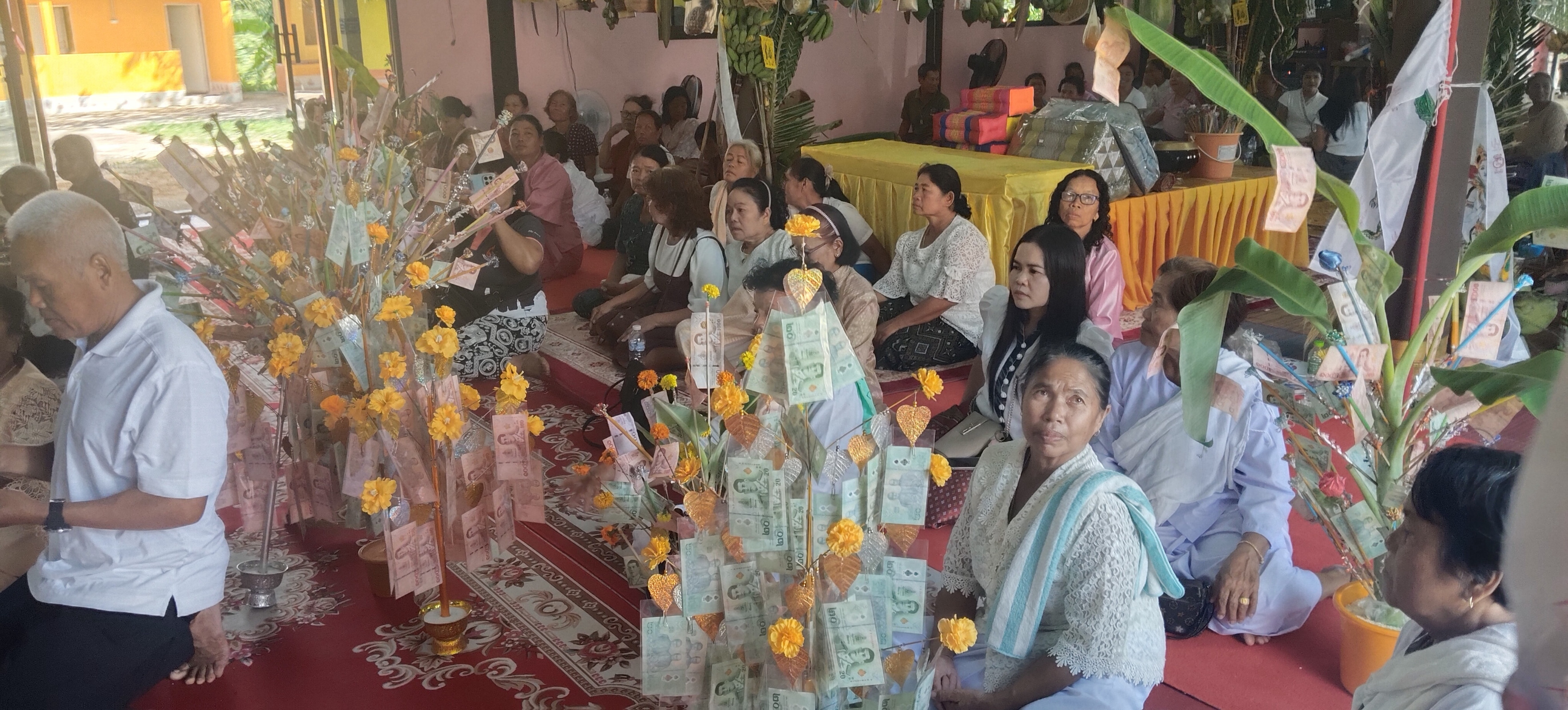 ภาพร่วมพิธีกรรมวัดนาทีทองเพชรเจริญ