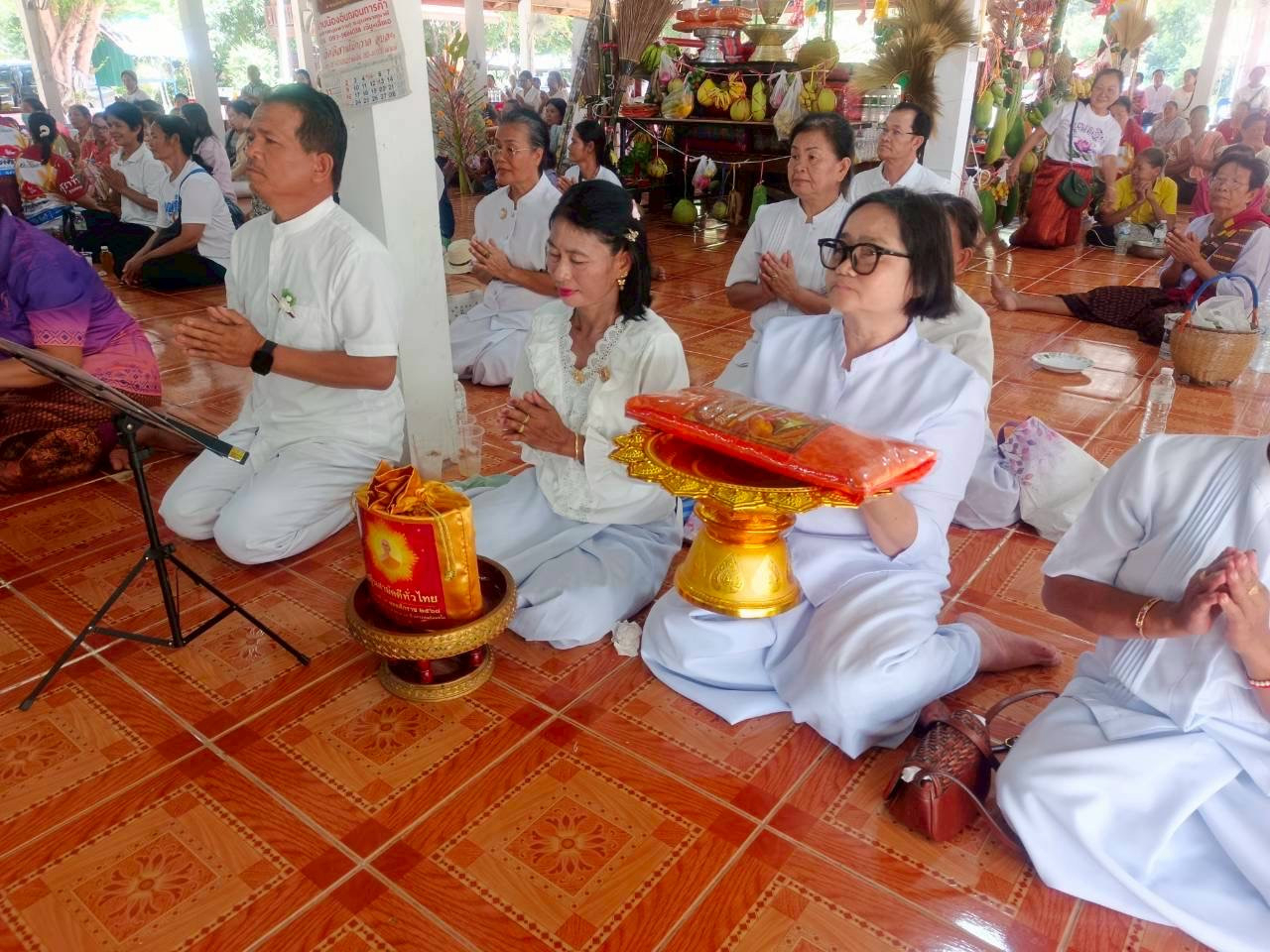 ภาพร่วมพิธีกรรมวัดโนนน้อย