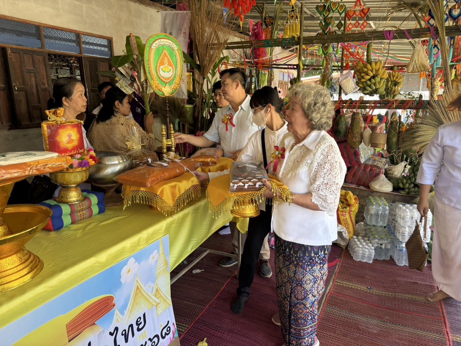 ภาพร่วมพิธีกรรมวัดป่าภูผาธรรม