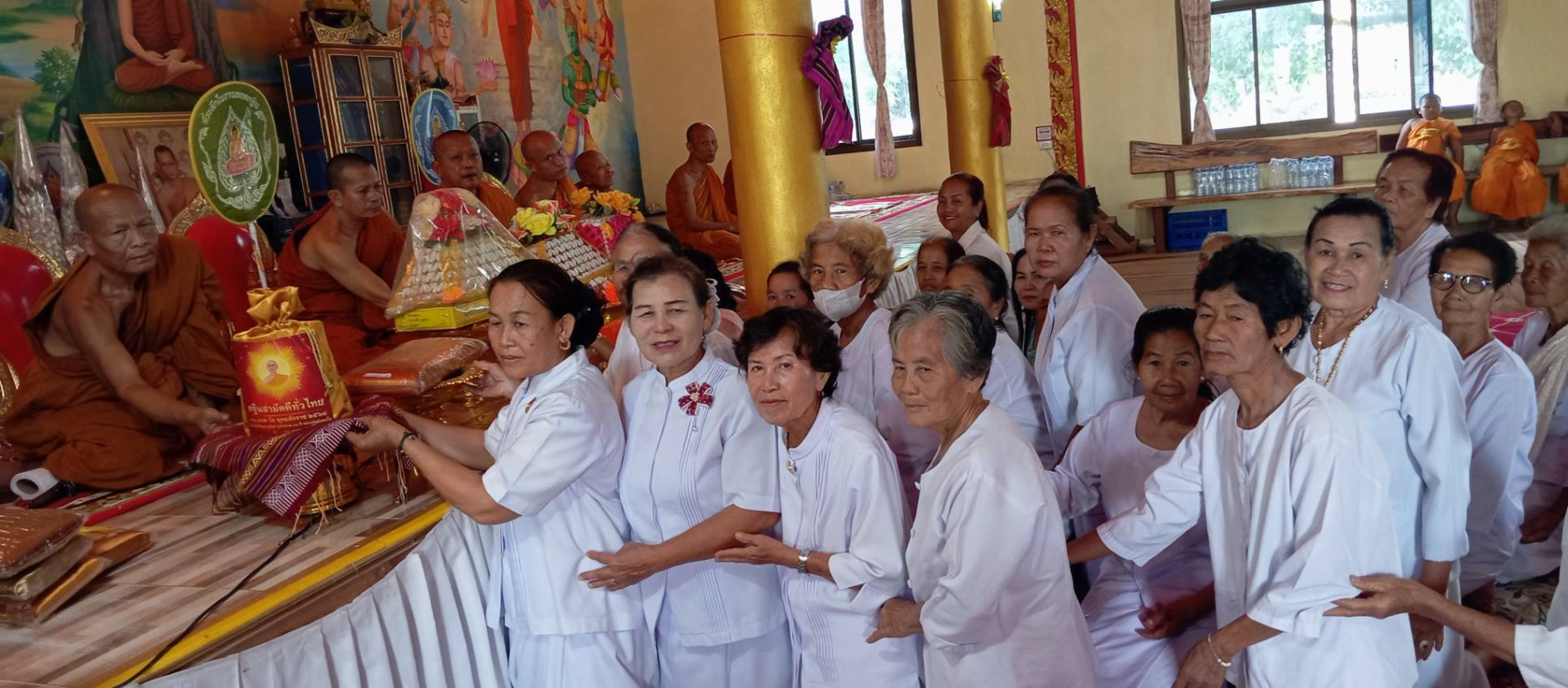 ภาพร่วมพิธีกรรมวัดบ้านบ่อแก้ว