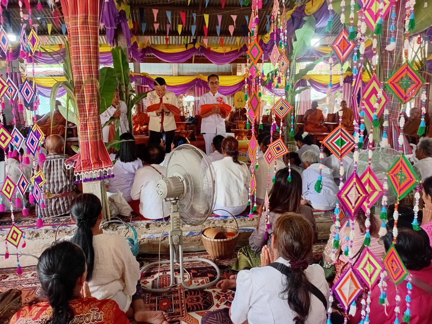 ภาพร่วมพิธีกรรมวัดอินเขียนหนองโนนารีพัฒนาราม