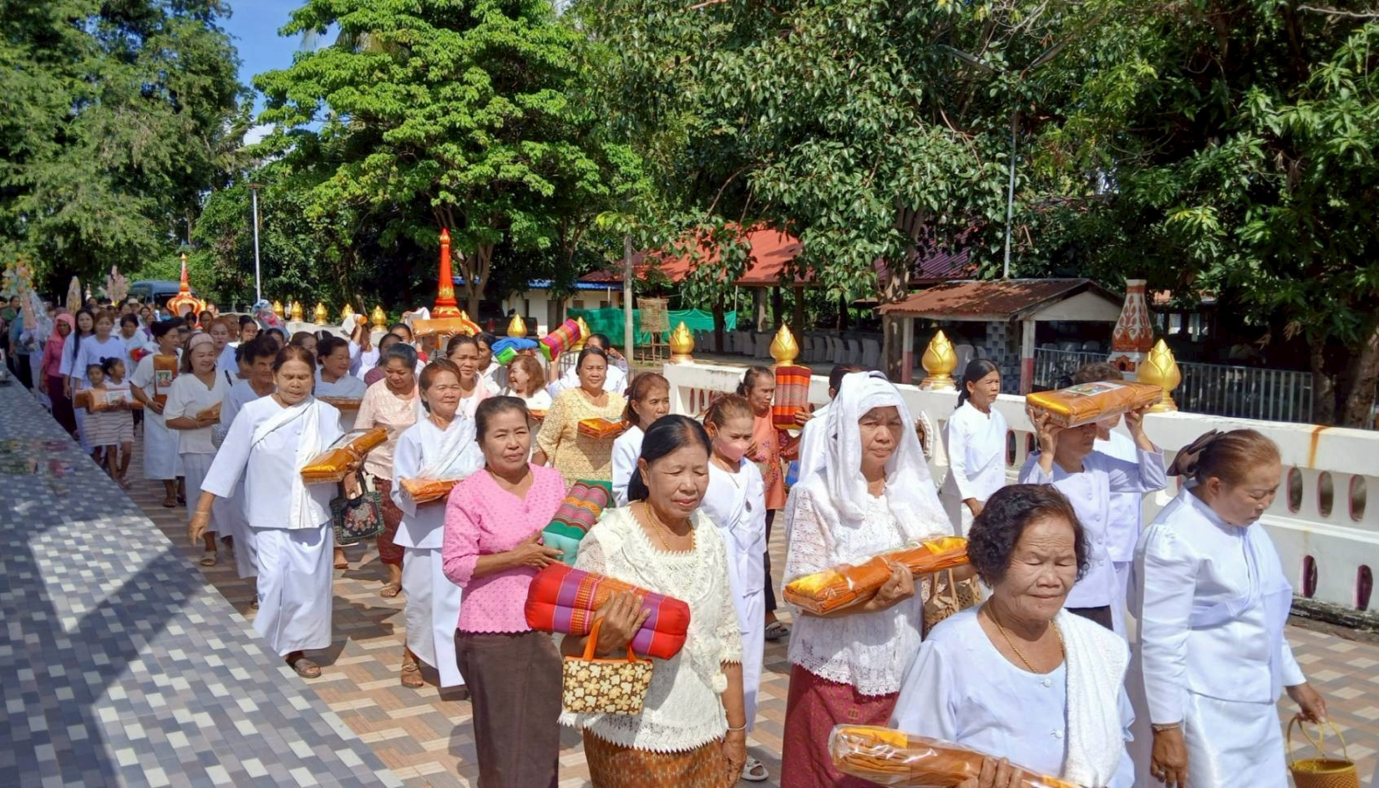 ภาพร่วมพิธีกรรมวัดชมภู
