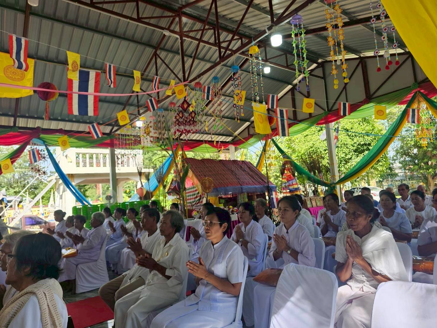 ภาพร่วมพิธีกรรมวัดศรีสะอาด