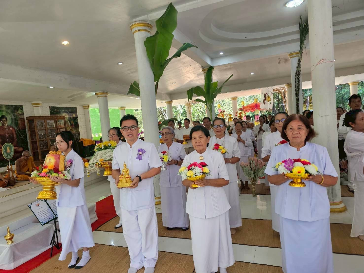 ภาพร่วมพิธีกรรมวัดมณีจอมธรรม