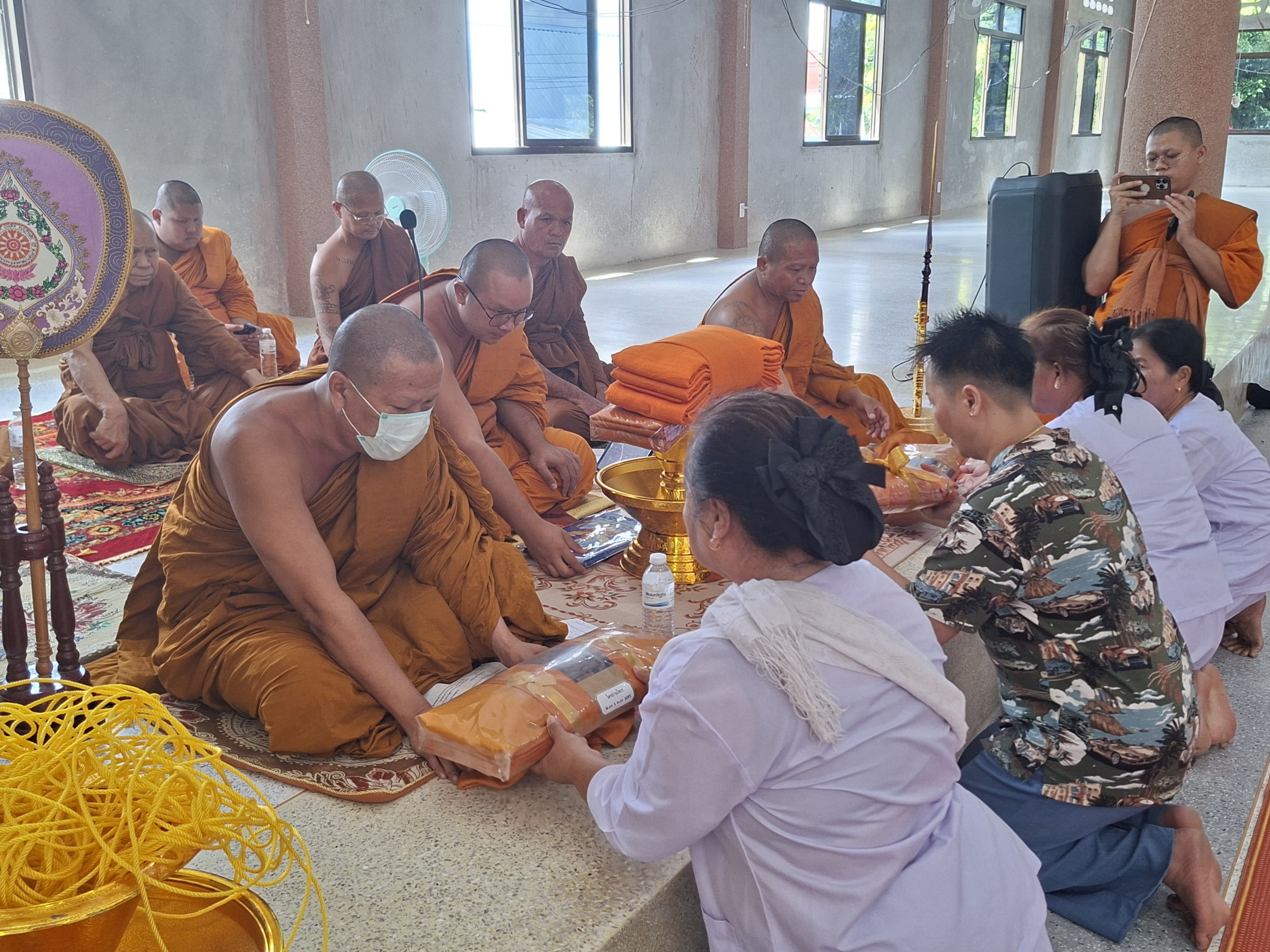 ภาพร่วมพิธีกรรมวัดศรีชมพู
