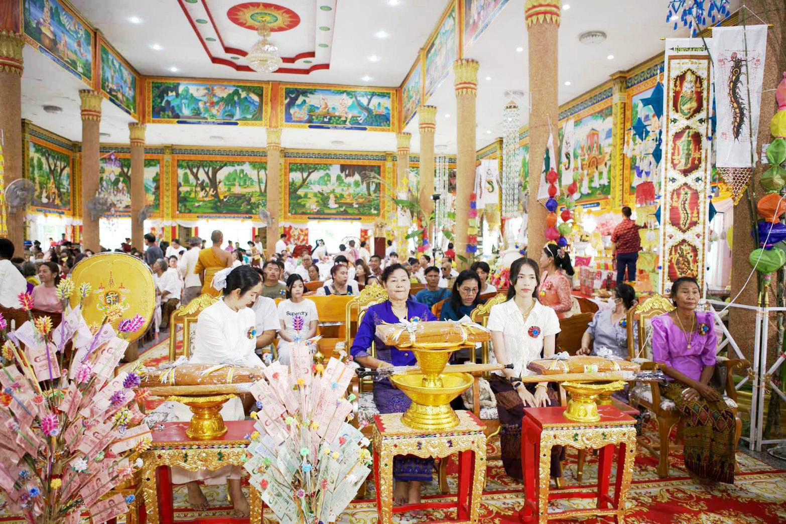 ภาพร่วมพิธีกรรมวัดสวรรค์