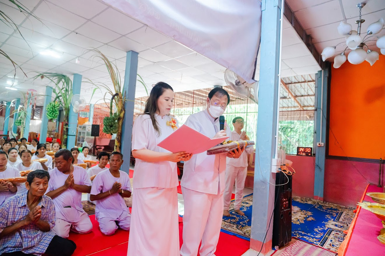 ภาพร่วมพิธีกรรมวัดท่าสองคอน