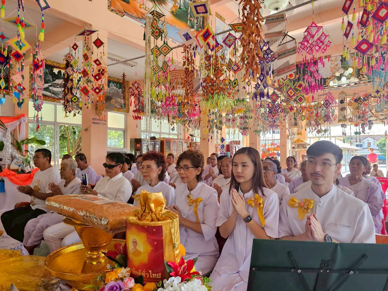 ภาพร่วมพิธีกรรมวัดโพธิ์กลาง