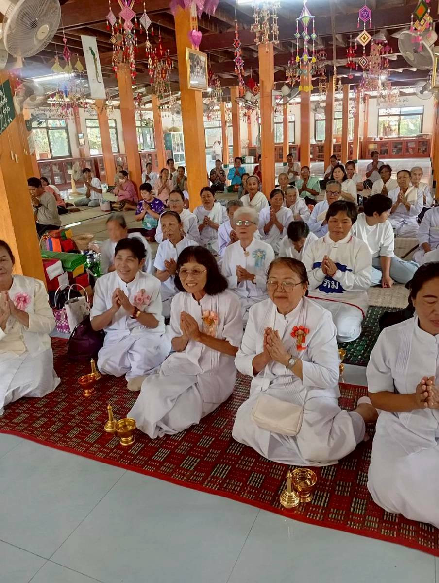 ภาพร่วมพิธีกรรมวัดศรีลาวรรณ