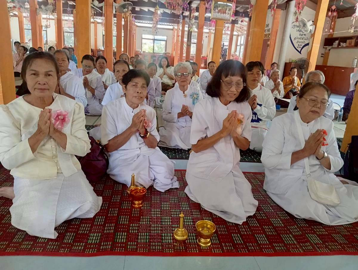 ภาพร่วมพิธีกรรมวัดศรีลาวรรณ