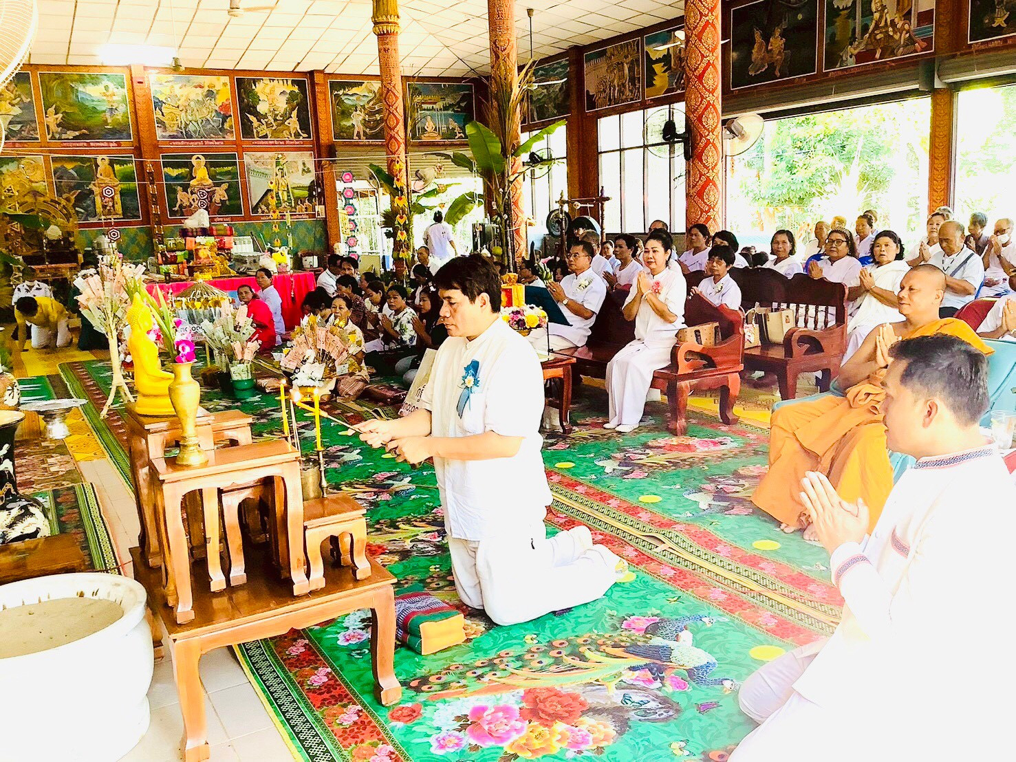 ภาพร่วมพิธีกรรมวัดพระพุทธบาทเขาน้อย