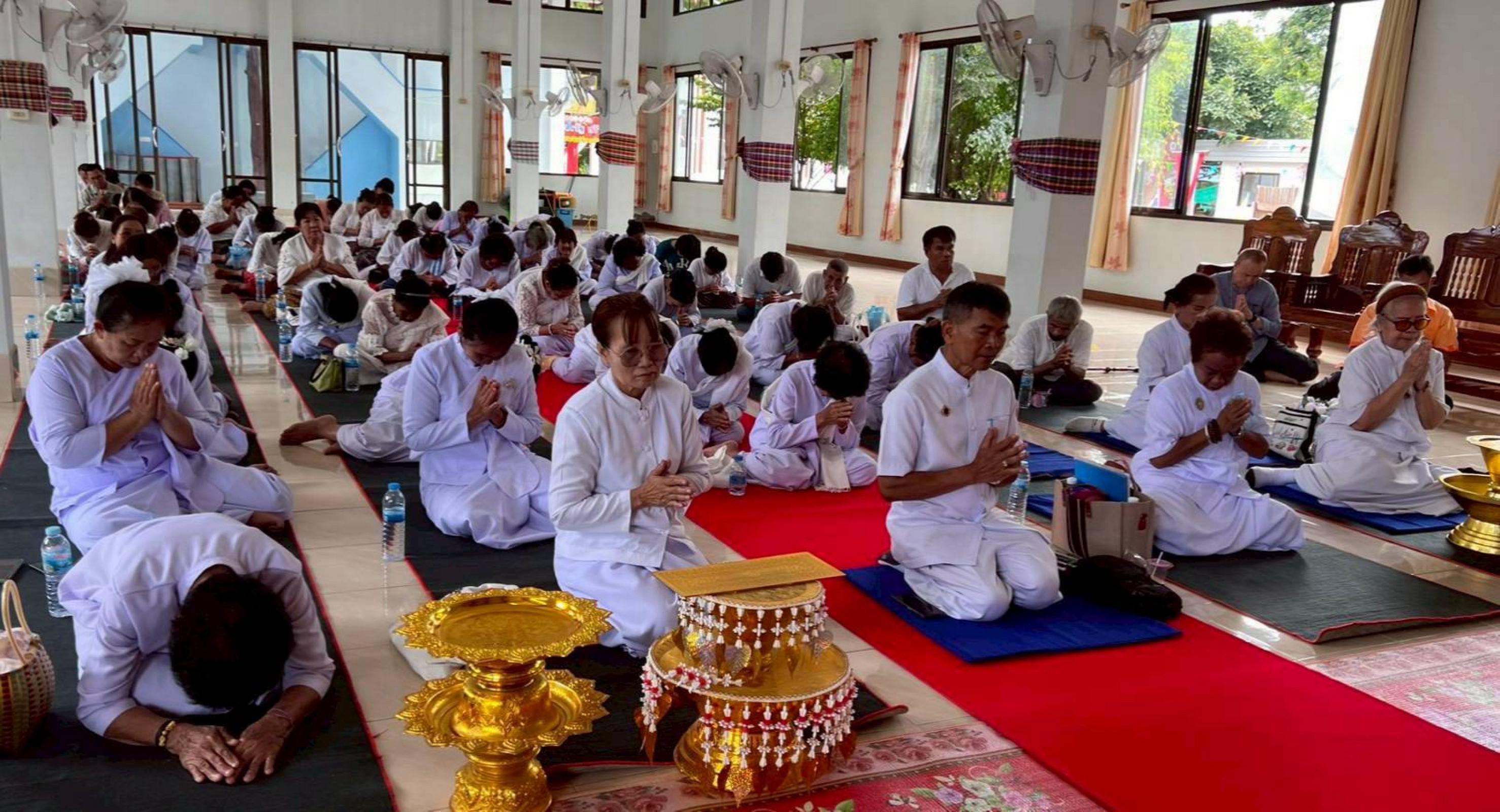 ภาพร่วมพิธีกรรมวัดอุตสาหะ
