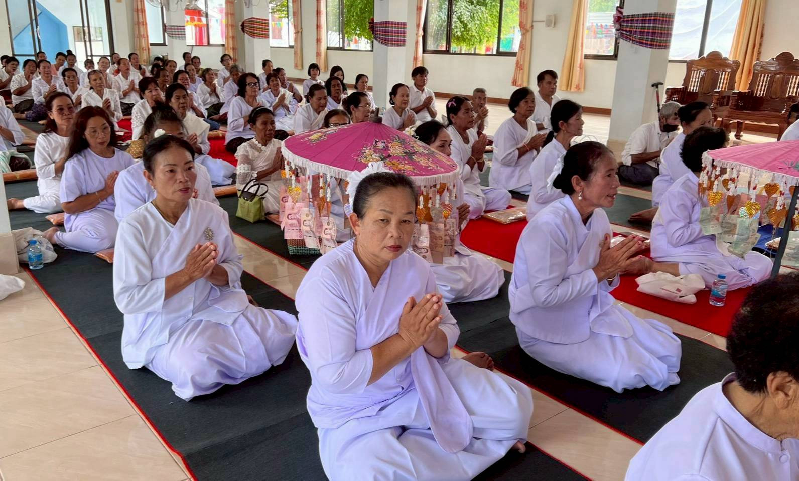 ภาพร่วมพิธีกรรมวัดอุตสาหะ