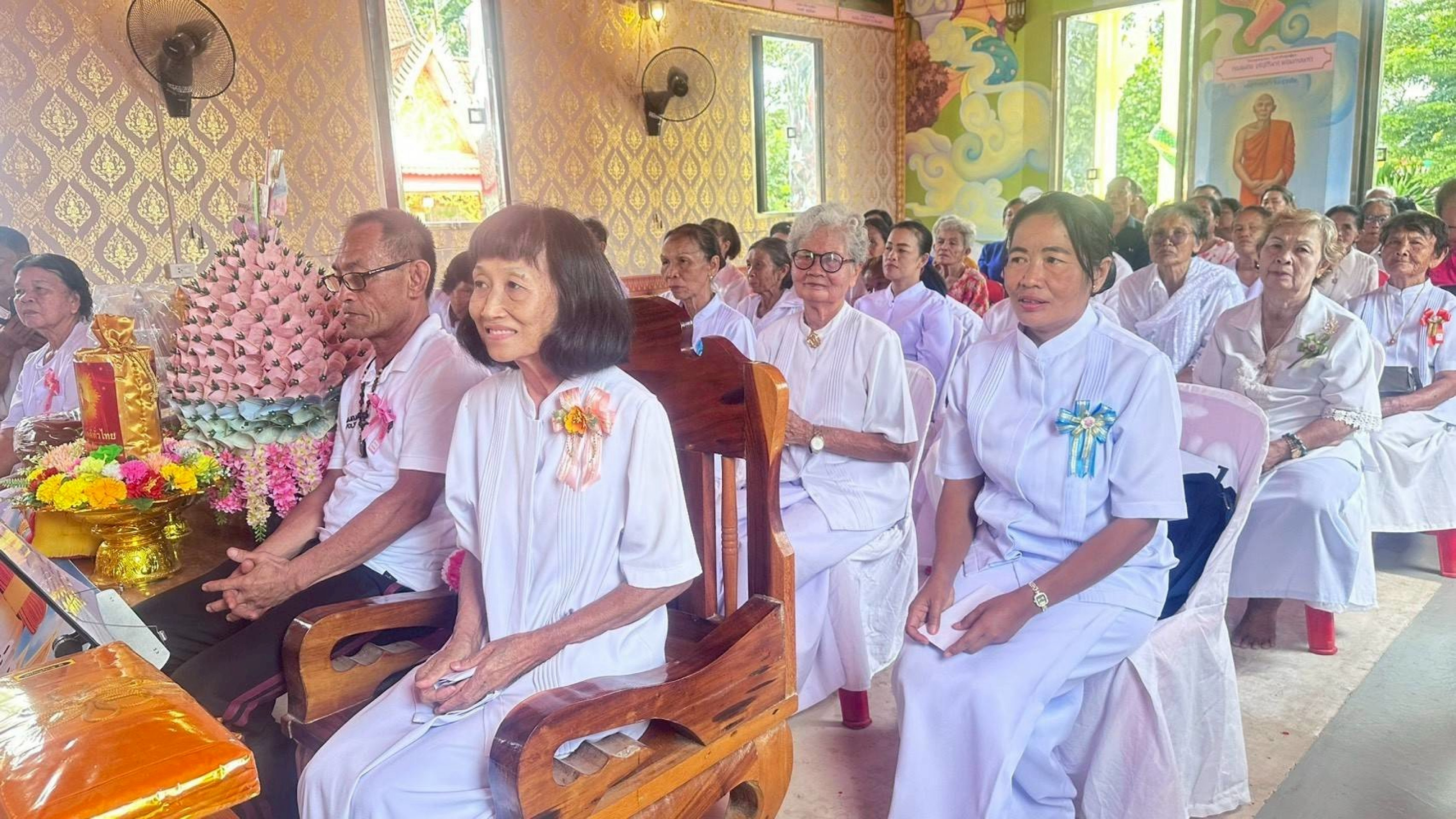 ภาพร่วมพิธีกรรมวัดสมบูรณ์บ้านแก่นเท่า