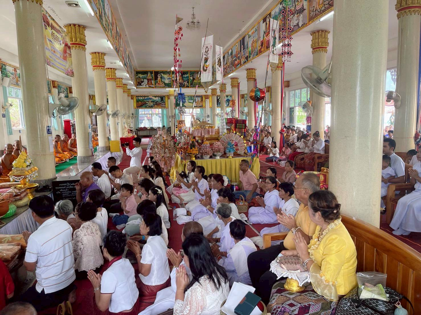 ภาพร่วมพิธีกรรมวัดโพธิ์ก่อง(บ้านหนองขาม)