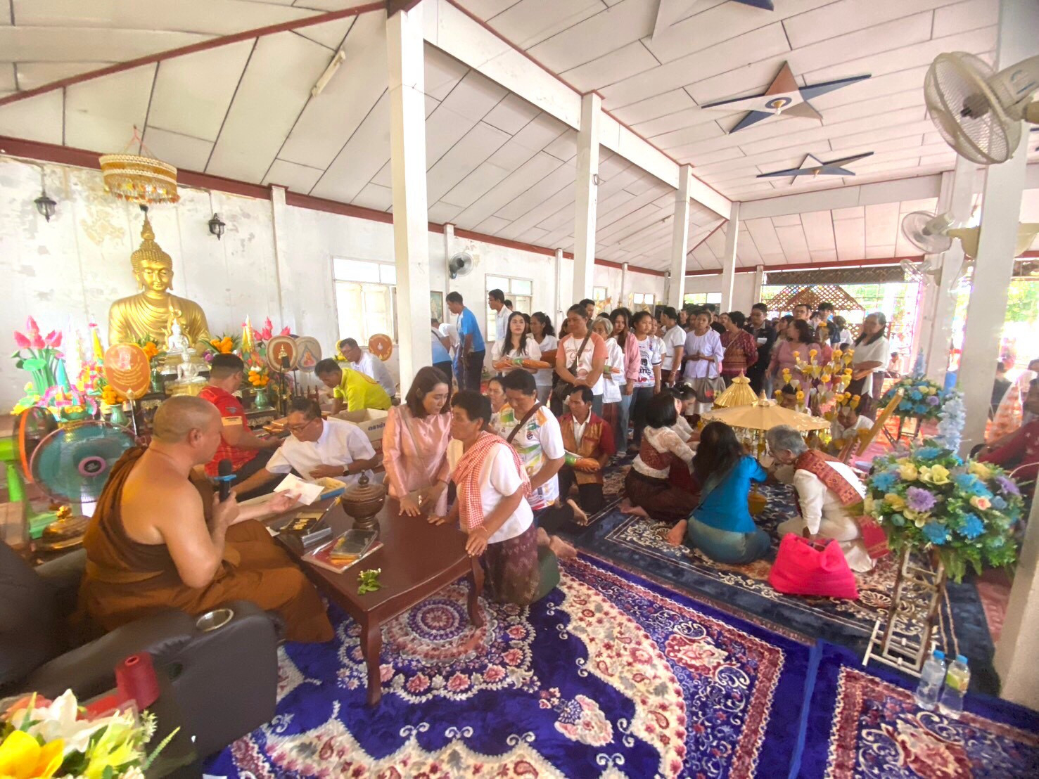 ภาพร่วมพิธีกรรมวัดสว่างวนาราม