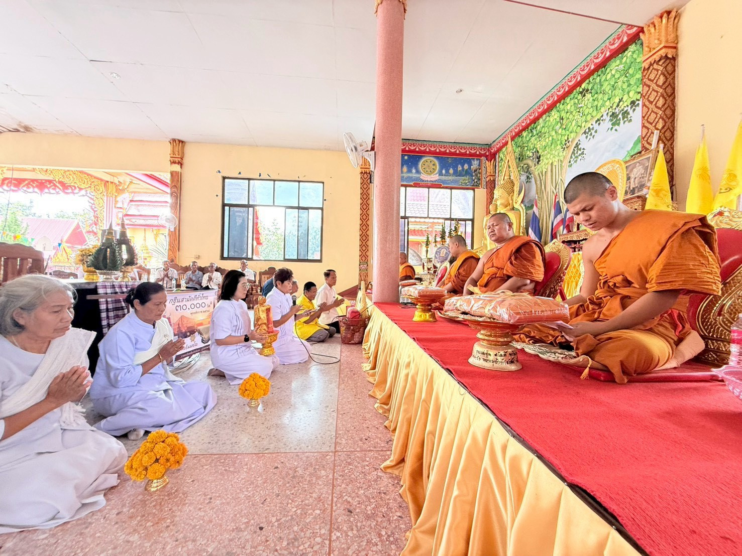 ภาพร่วมพิธีกรรมวัดเฉลียงทอง