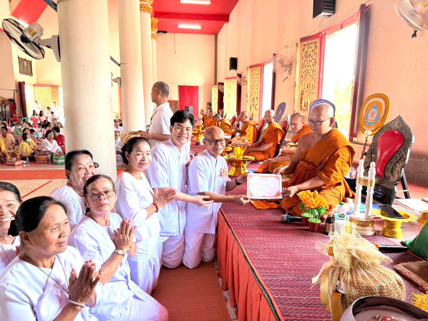 ภาพร่วมพิธีกรรมวัดสว่างแวงฮี