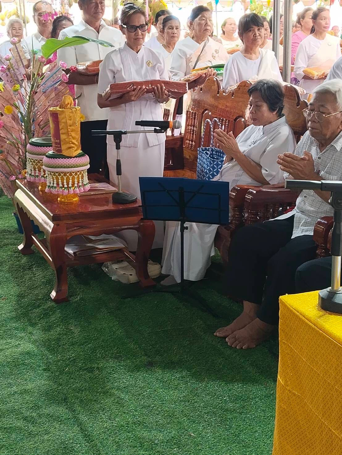 ภาพร่วมพิธีกรรมวัดวิจารณ์สว่างโศก