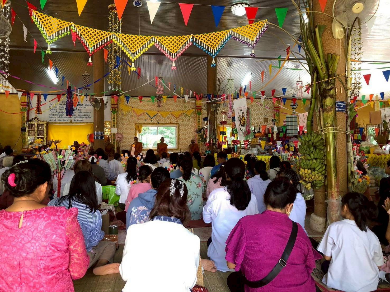 ภาพร่วมพิธีกรรมวัดสว่างยางคำ