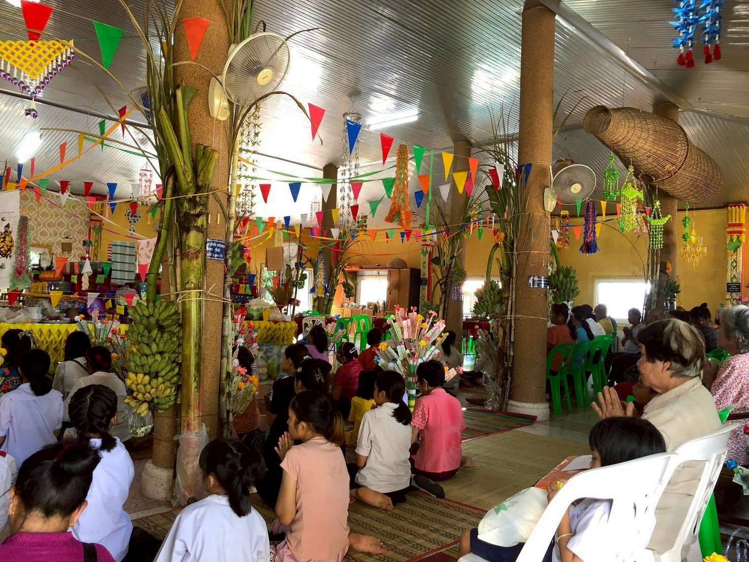 ภาพร่วมพิธีกรรมวัดสว่างยางคำ