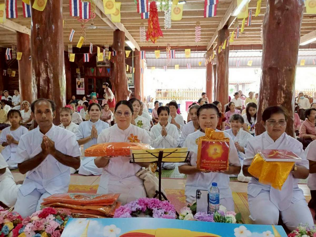 ภาพร่วมพิธีกรรมวัดสระเกษ