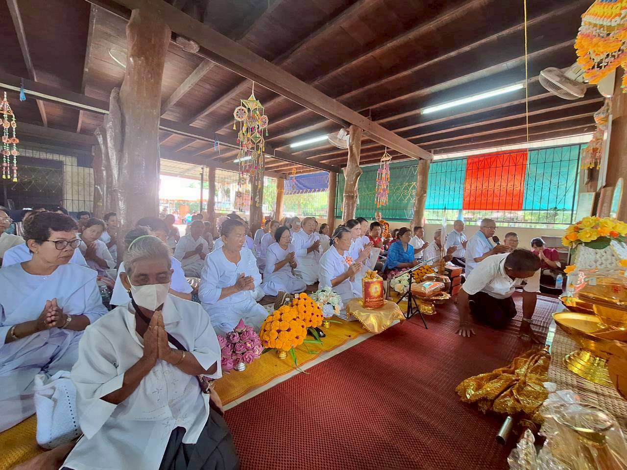 ภาพร่วมพิธีกรรมวัดสระทอง