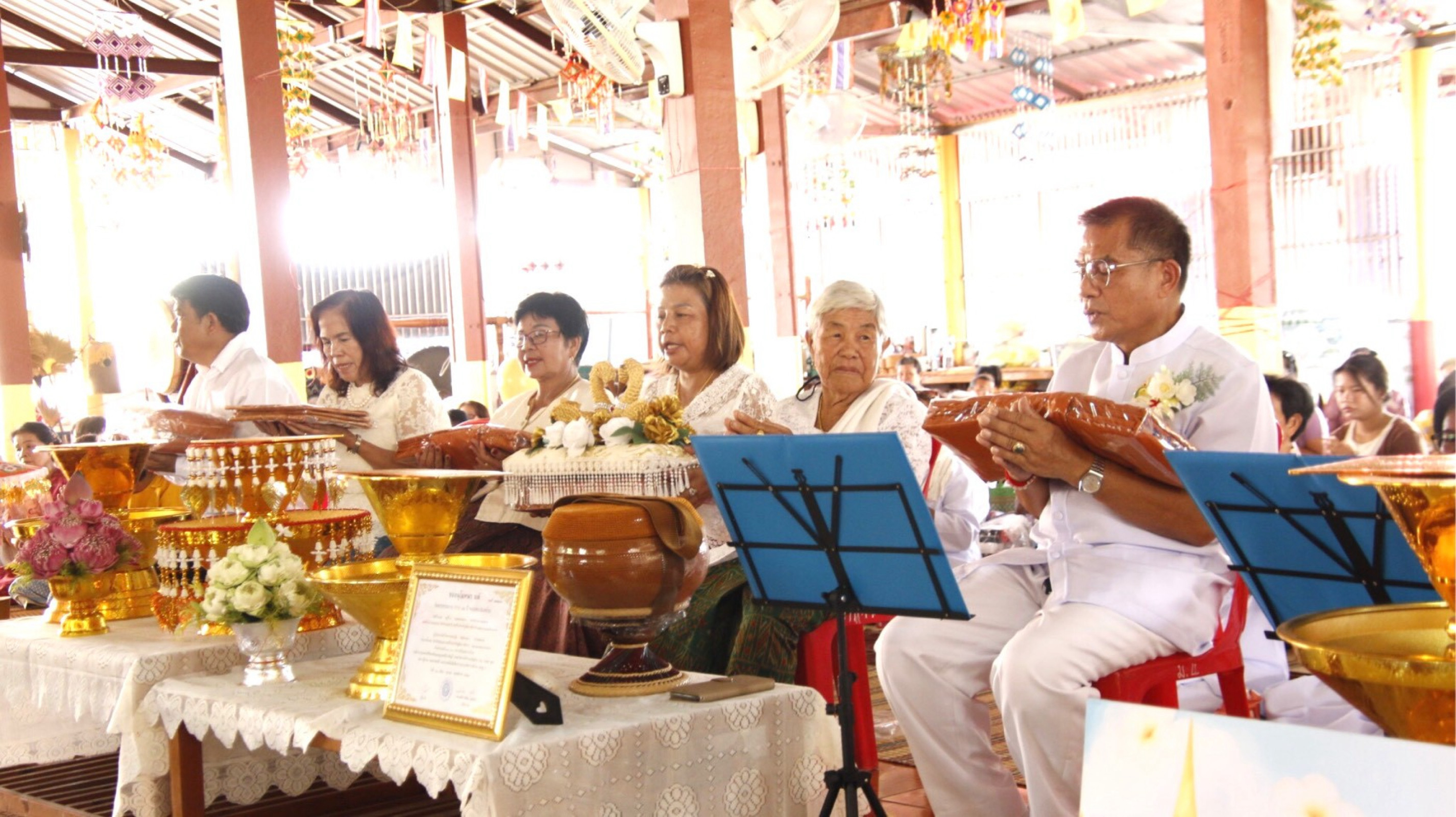 ภาพร่วมพิธีกรรมวัดสุริยะสว่าง