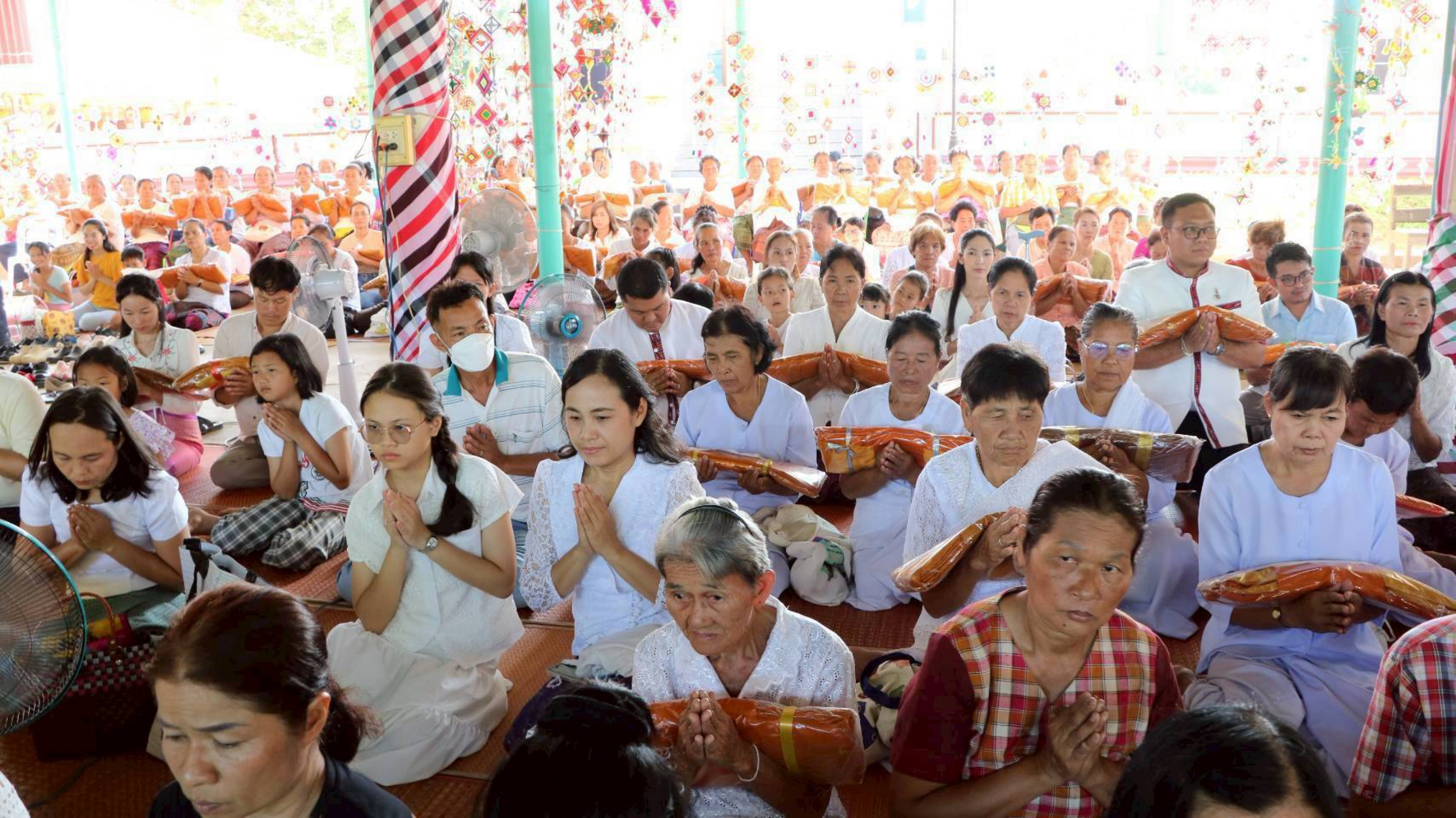 ภาพร่วมพิธีกรรมวัดศรีบุญเรือง