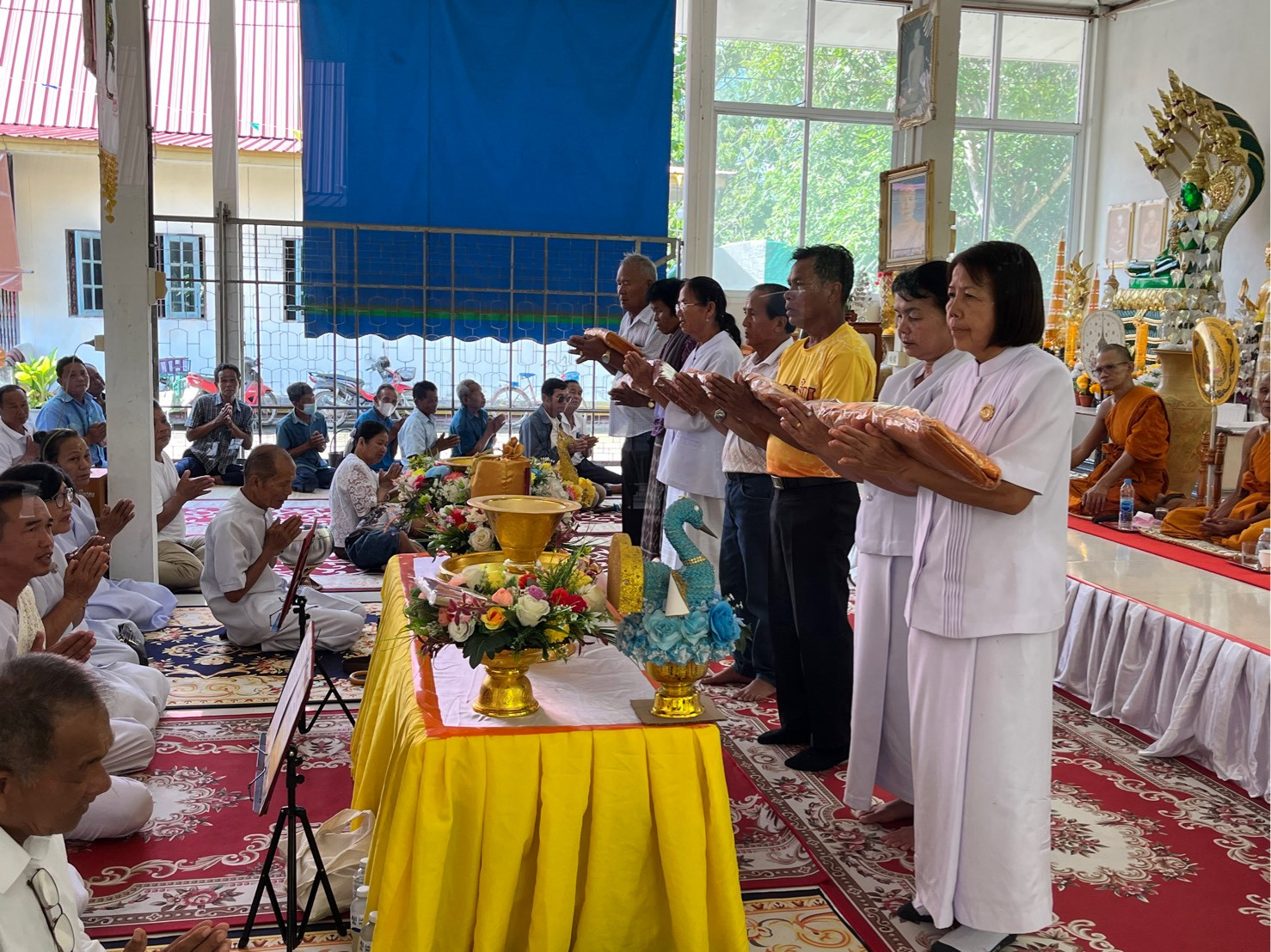 ภาพร่วมพิธีกรรมวัดโพธิ์กลาง