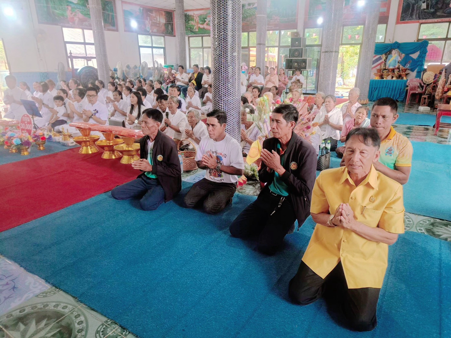 ภาพร่วมพิธีกรรมวัดแท่นศิลา