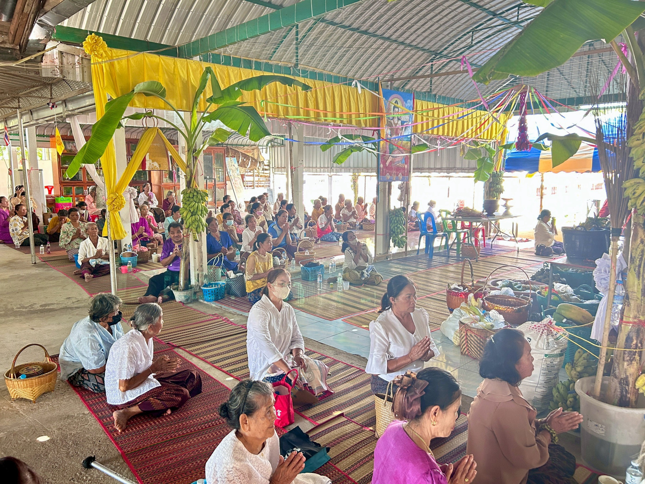 ภาพร่วมพิธีกรรมวัดเกาะศิริ