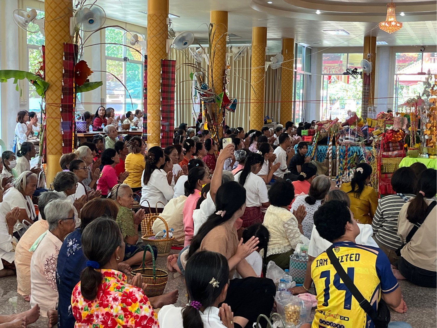 ภาพร่วมพิธีกรรมวัดแก้วสว่าง