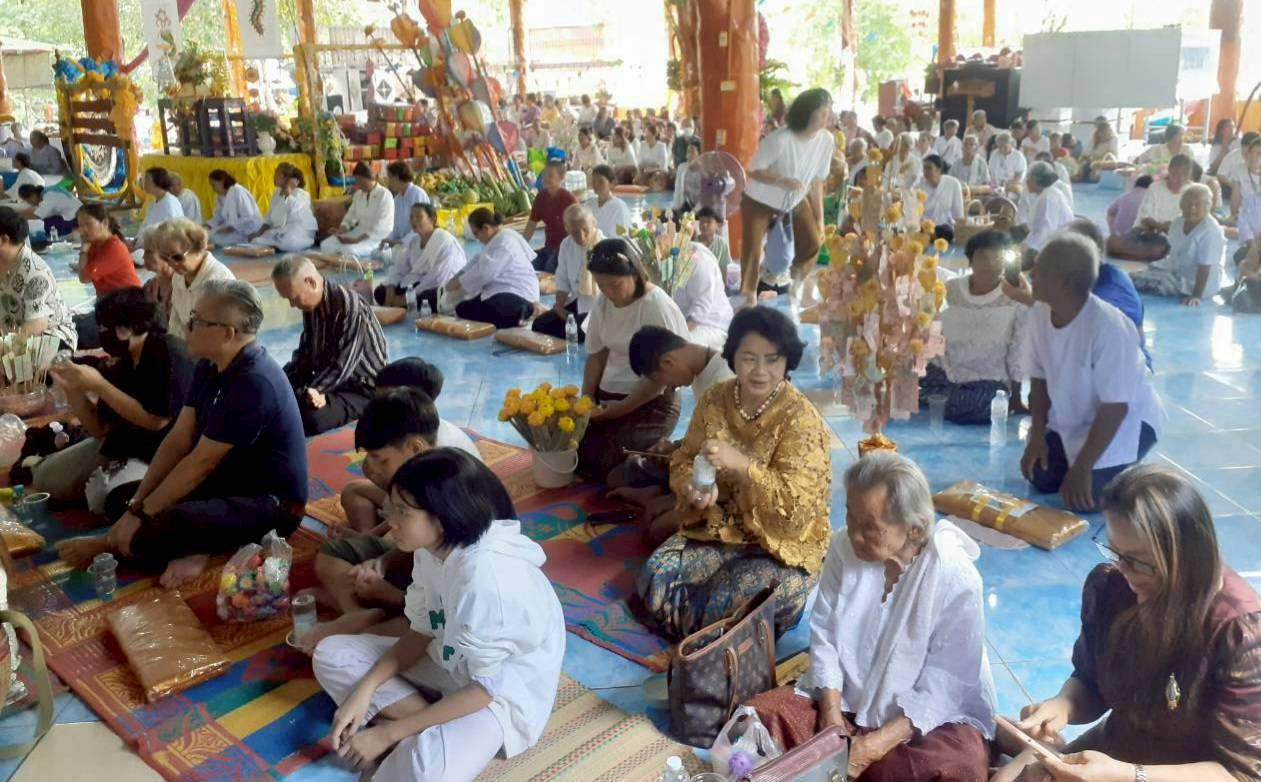 ภาพร่วมพิธีกรรมวัดป่าสระแก้วภูธรรม