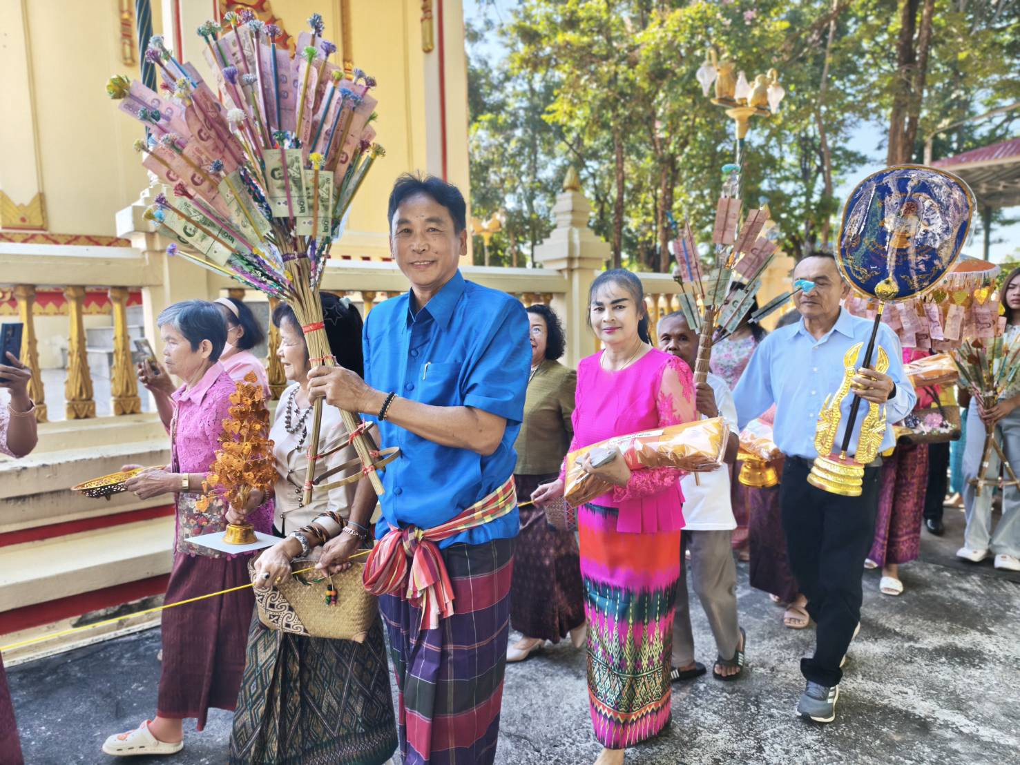 ภาพร่วมพิธีกรรมวัดมงคลหลวง